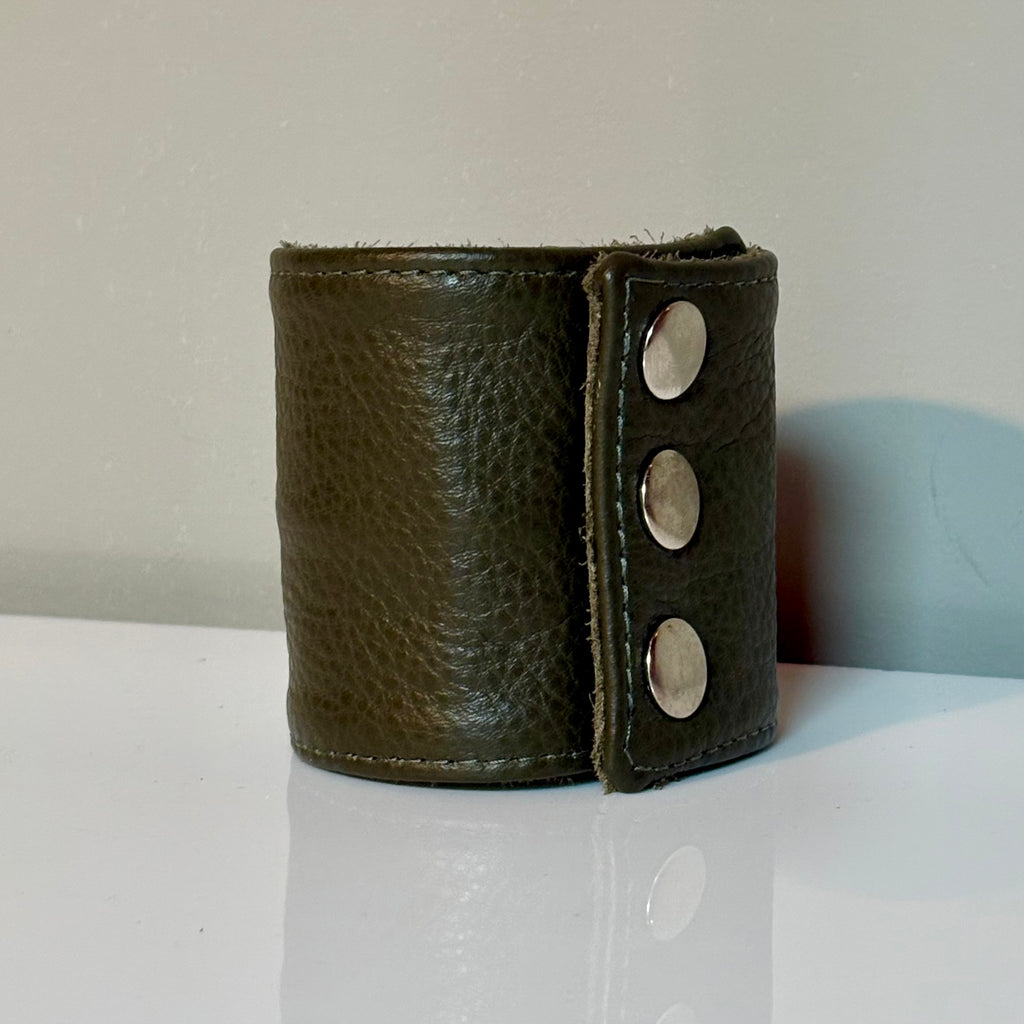 3" Leather Wrist Cuffs with Zipper